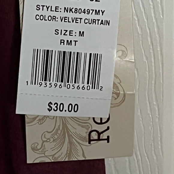 Maroon floral shirt with lace bottom trim - Picture 3 of 3